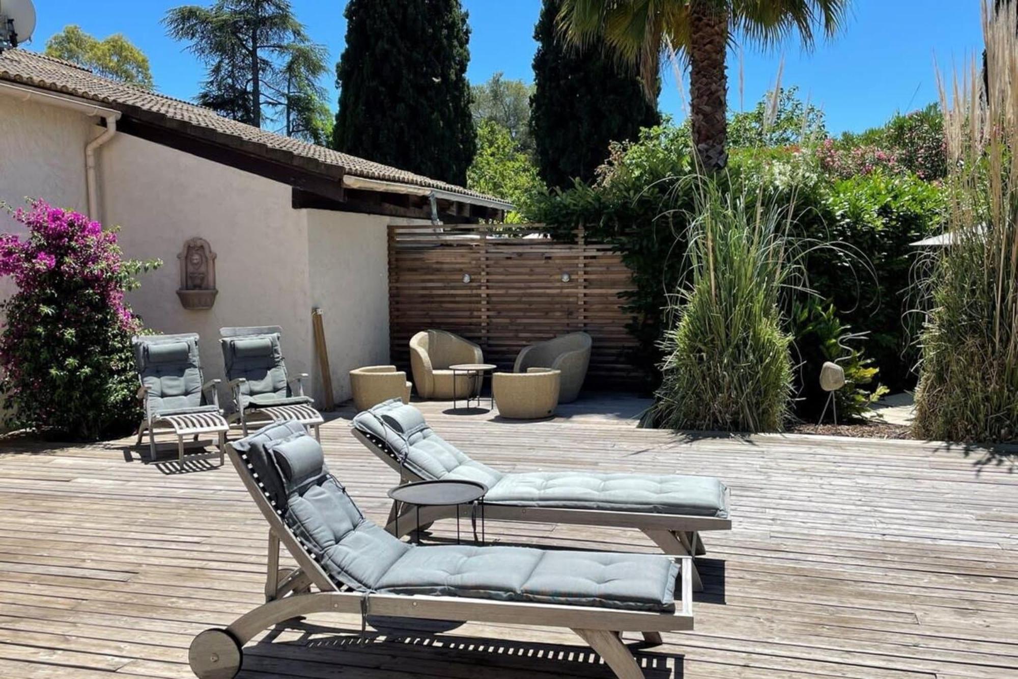 06V - Beautiful Villa With Spa Pool And Tennis Биот Екстериор снимка