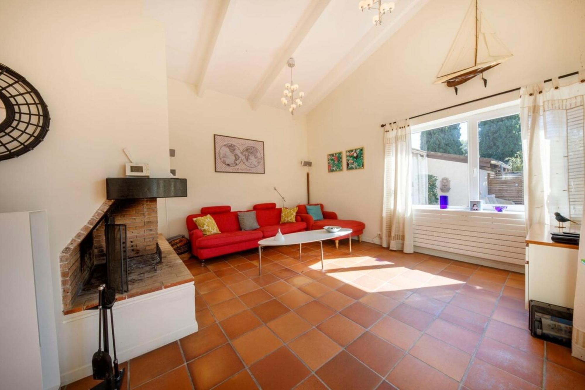 06V - Beautiful Villa With Spa Pool And Tennis Биот Екстериор снимка
