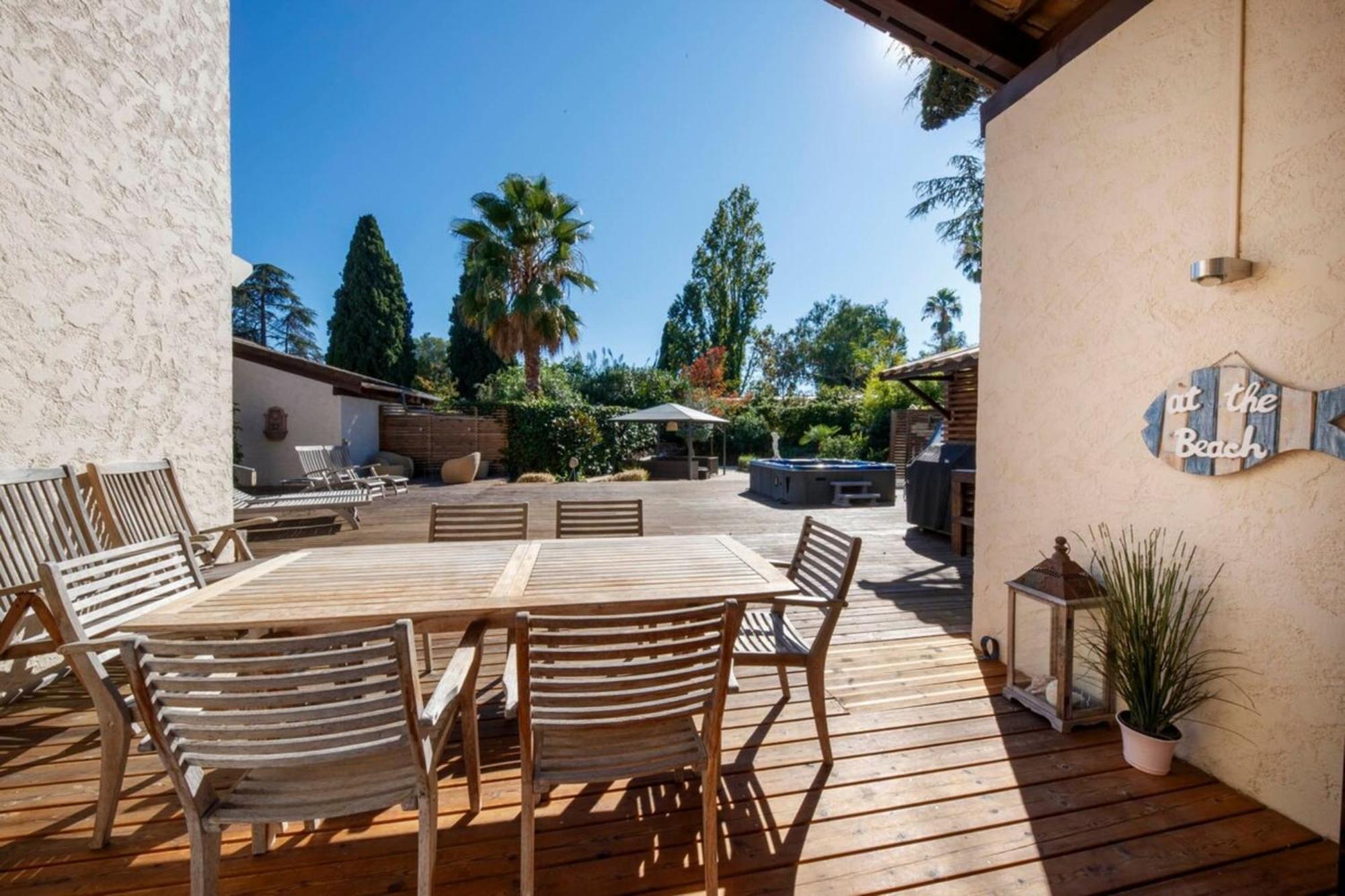 06V - Beautiful Villa With Spa Pool And Tennis Биот Екстериор снимка