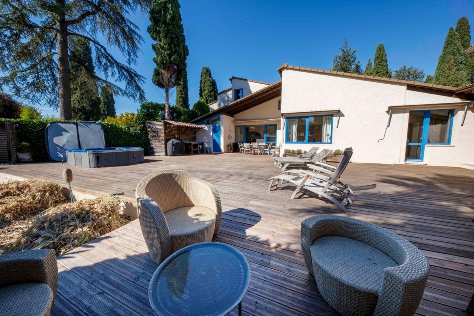 06V - Beautiful Villa With Spa Pool And Tennis Биот Екстериор снимка